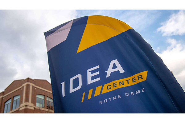 Idea Center Flag 600x400