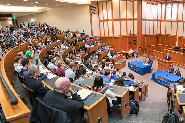 Law School Lecture19 600x400