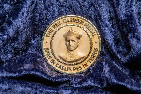 Carrier Medal 9099